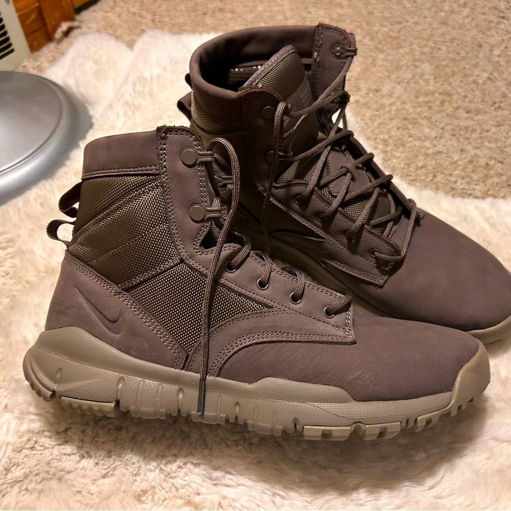 Nike SFB 6” NSW leather in size 11.5.